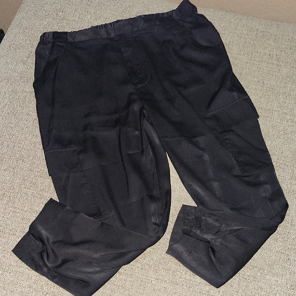 RM REBECCA MINKOFF SZ LP BLACK CARGO STYLE NEW WITHOUT TAGS